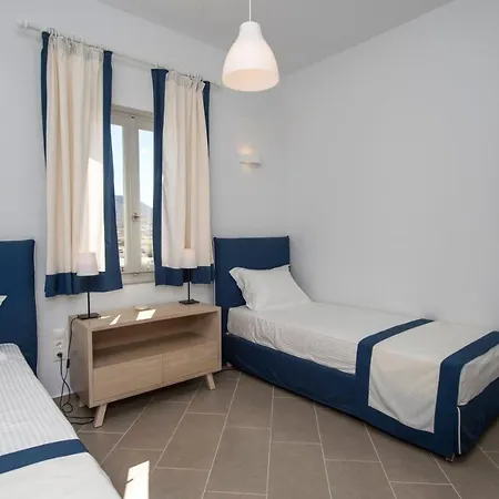 Paros Sleeps 6 Air Con Wifi T478602 Parikia (Paros)